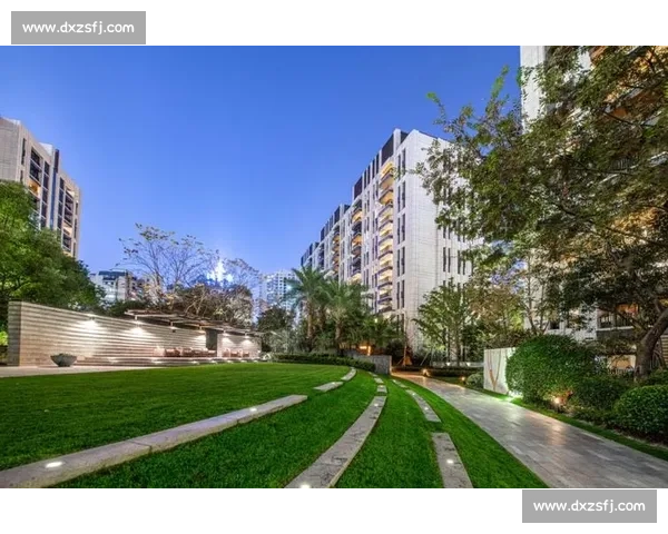 夜骑西湖:杭州青年的浪漫通勤美学 夜骑西湖:杭州青年的浪漫通勤美学